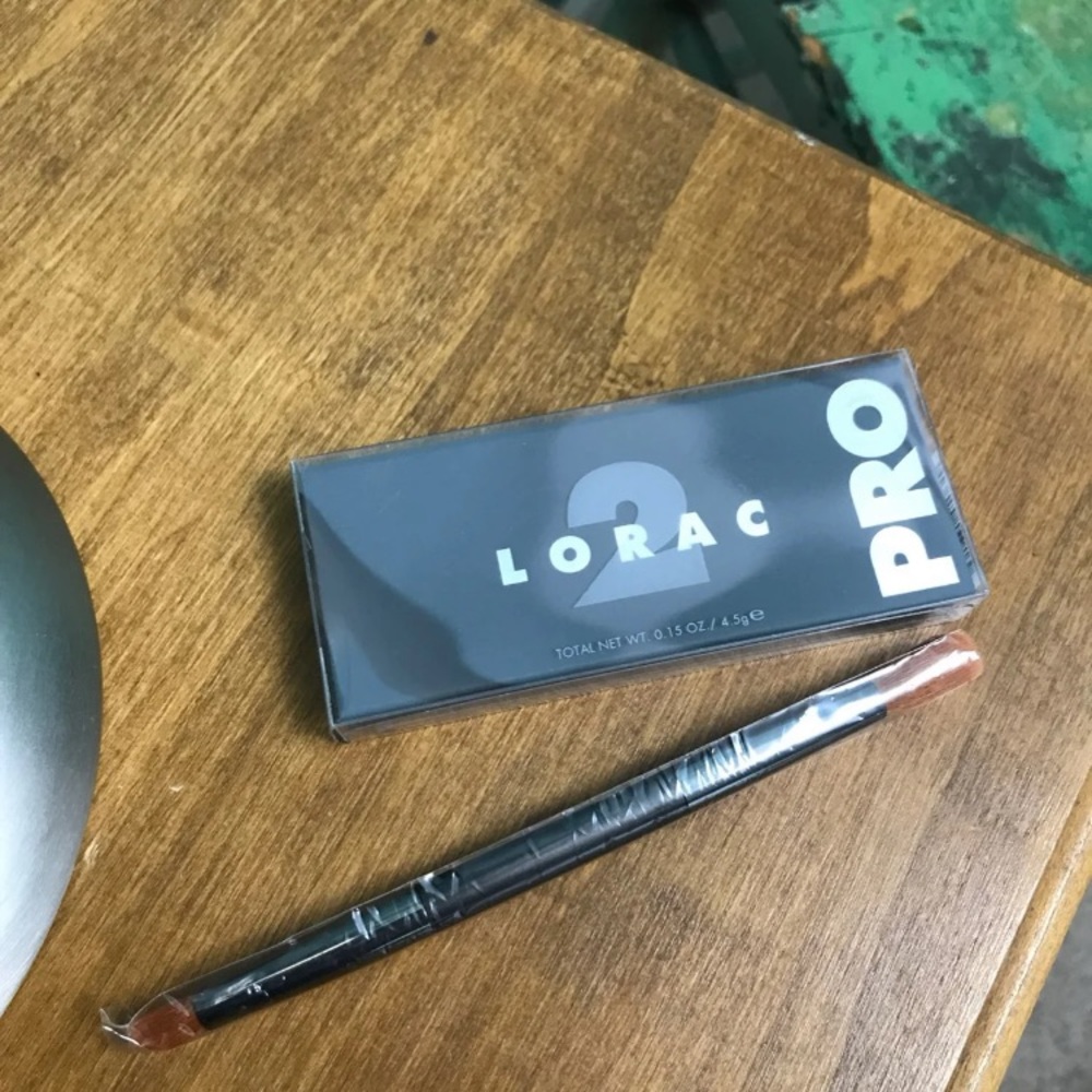 NEW Lorac 2 pro eye shadow palette W/brush